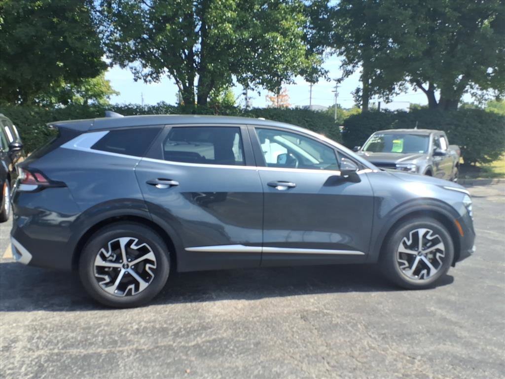 2025 Kia Sportage EX photo 2