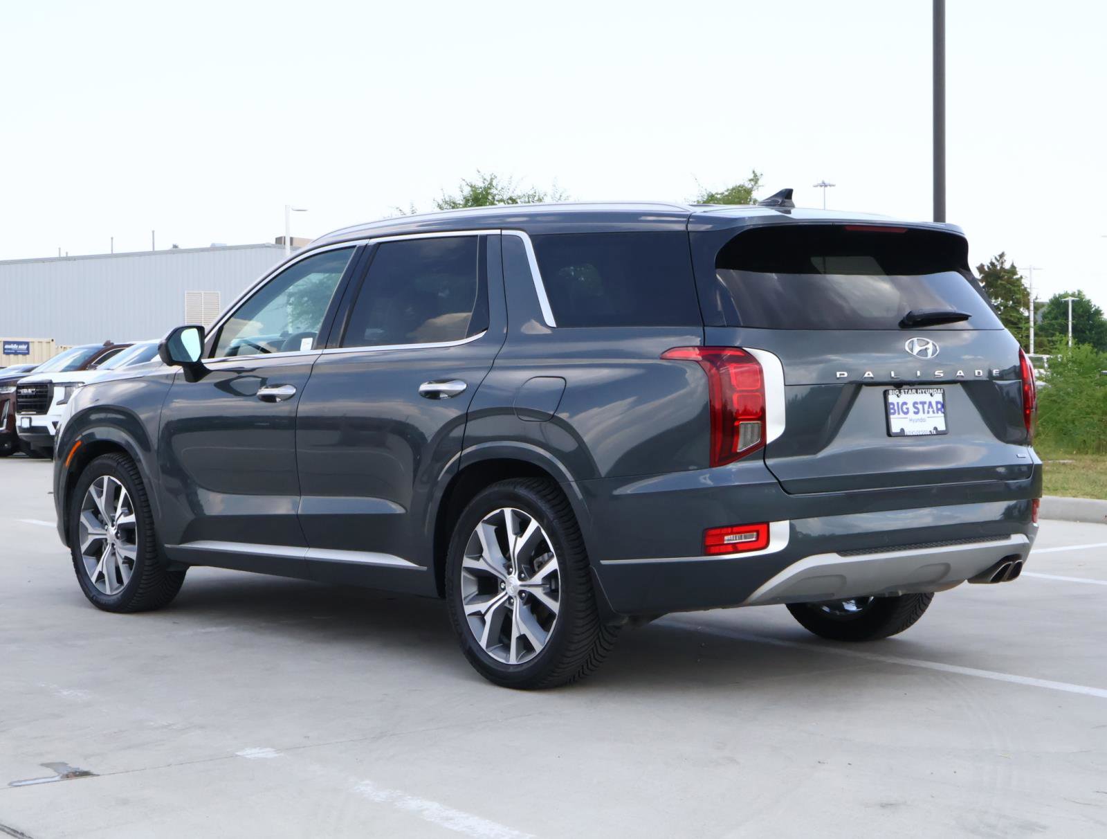 2022 Hyundai Palisade Limited photo 2