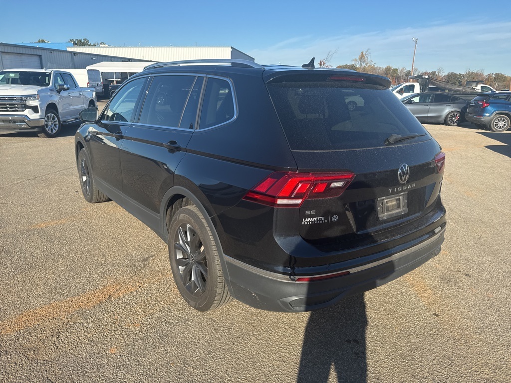 2023 Volkswagen Tiguan SE photo 2