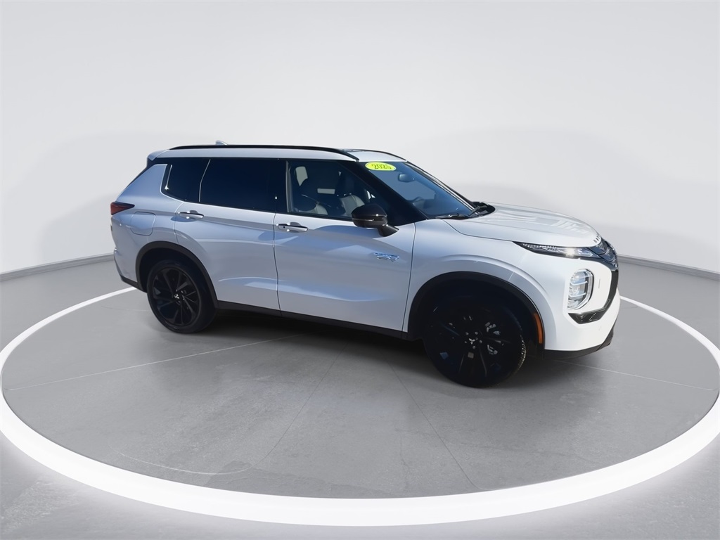 2025 Mitsubishi Outlander PHEV SEL Black Edition photo 2