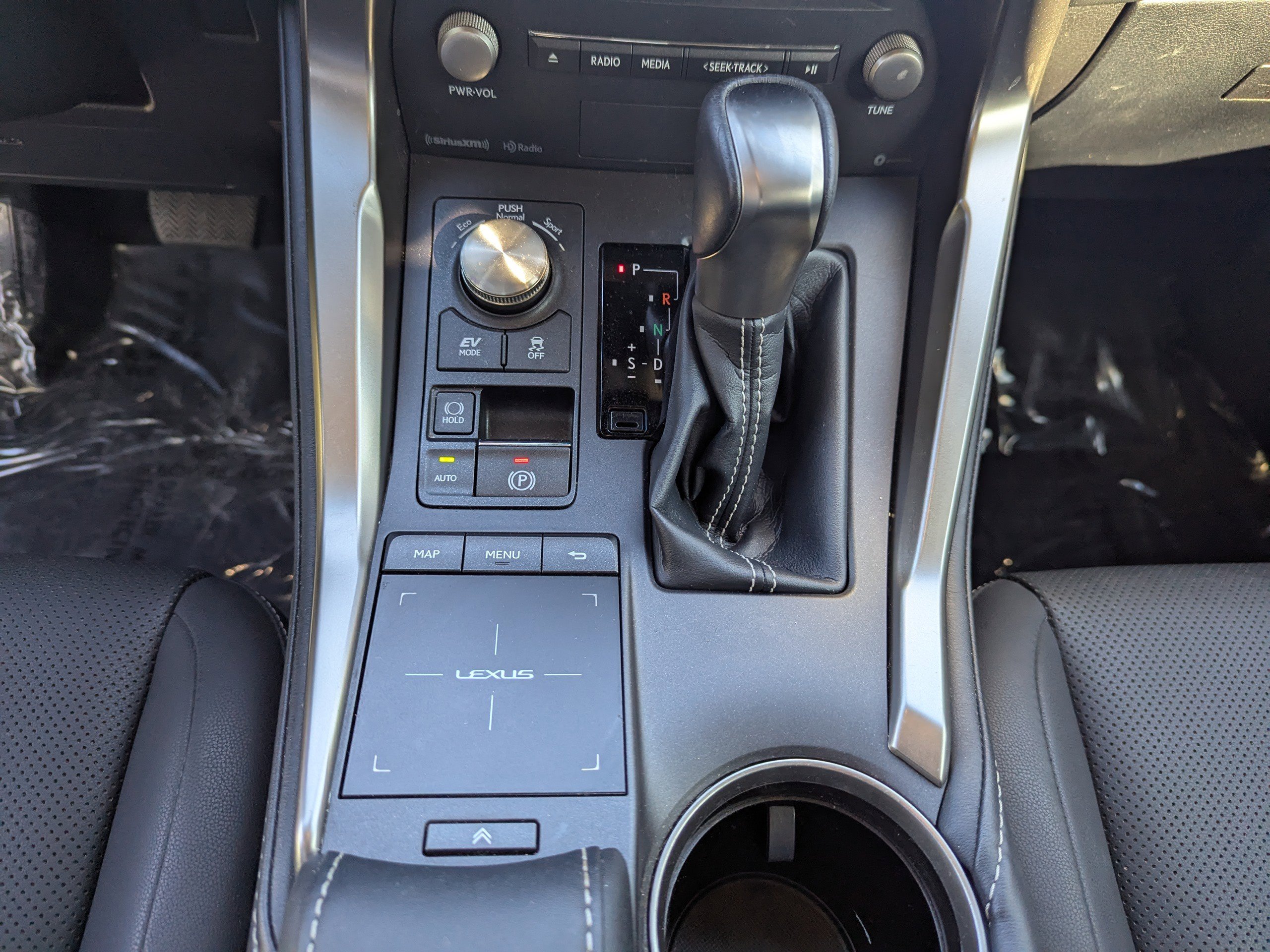 2018 Lexus NX 300h Luxury photo 28