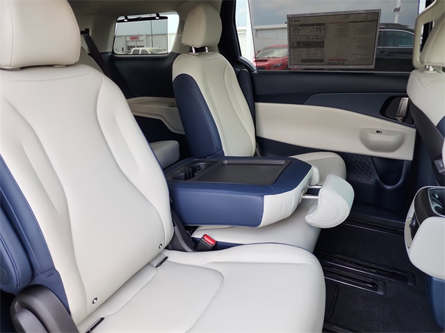 2026 Kia Carnival EX photo 9