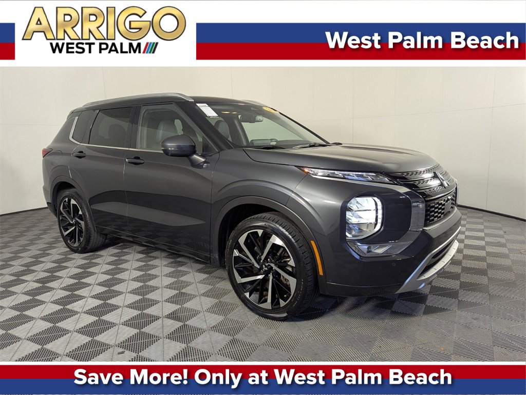 2024 Mitsubishi Outlander SEL's photo