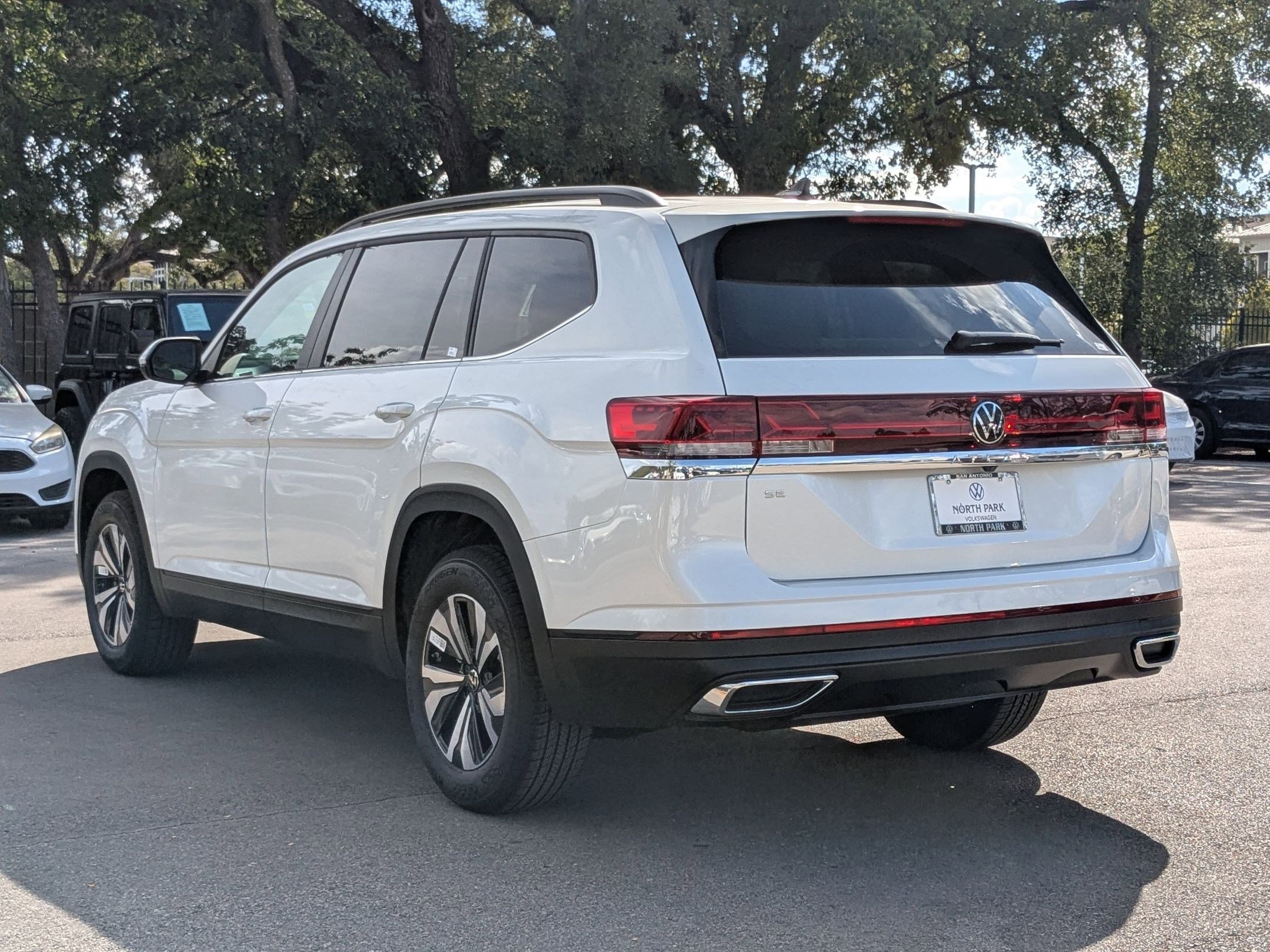 2026 Volkswagen Atlas SE photo 3