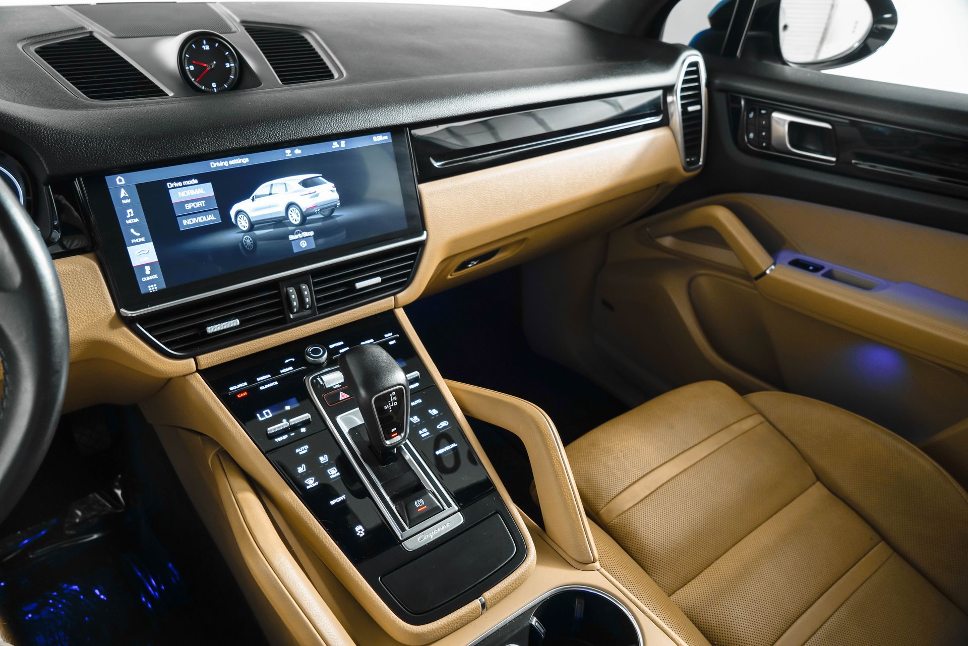2020 Porsche Cayenne Base photo 23