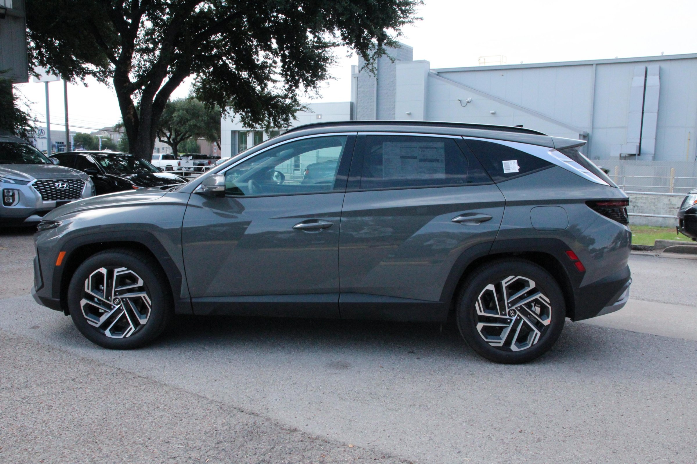 2025 Hyundai Tucson Limited photo 5