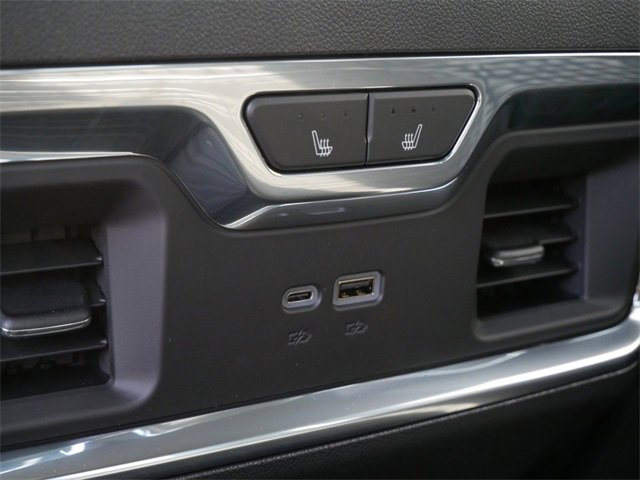 2025 Toyota RAV4 LE photo 10