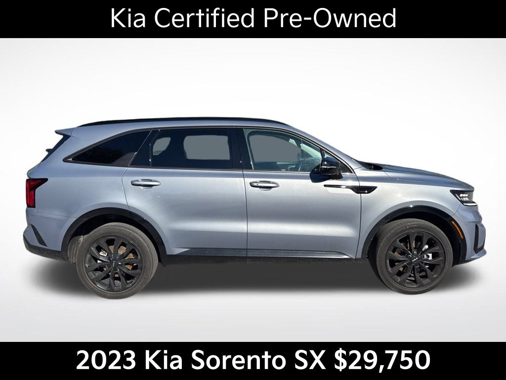 2023 Kia Sorento SX photo 2