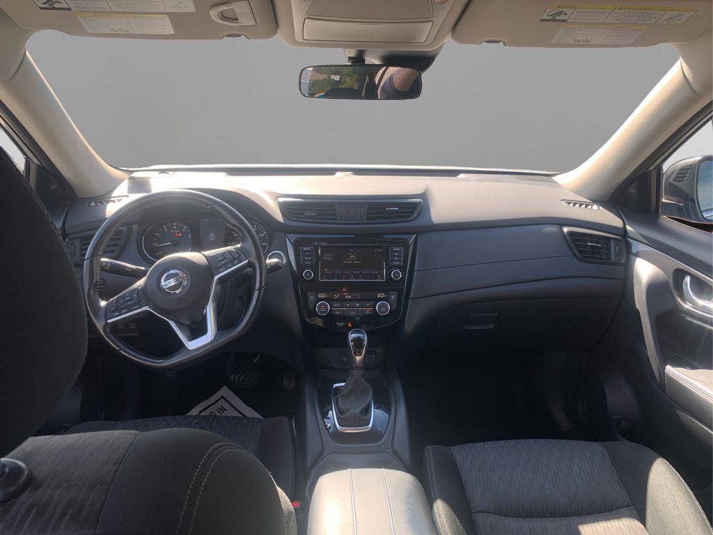 2020 Nissan Rogue SV photo 20