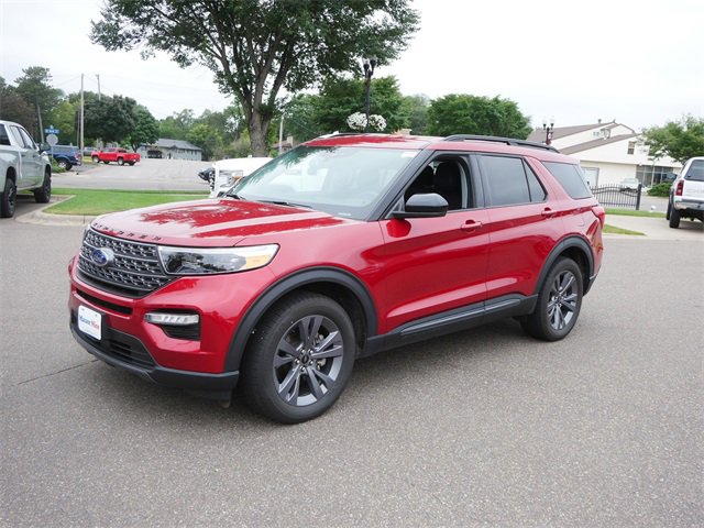 2023 Ford Explorer XLT photo 2