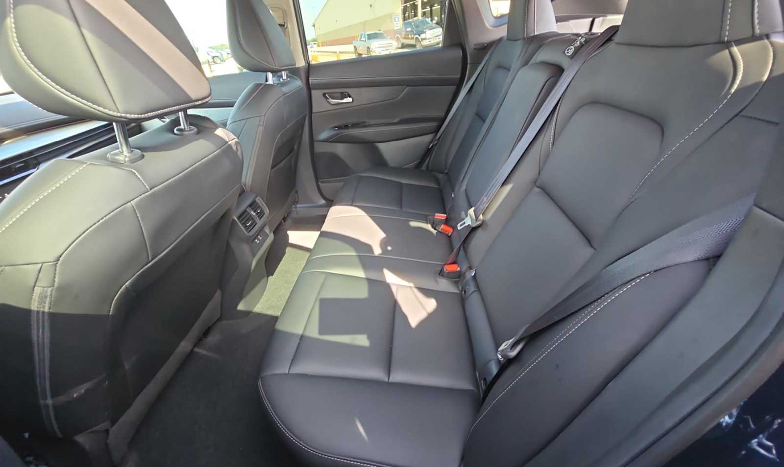 2025 Nissan Murano SL photo 12