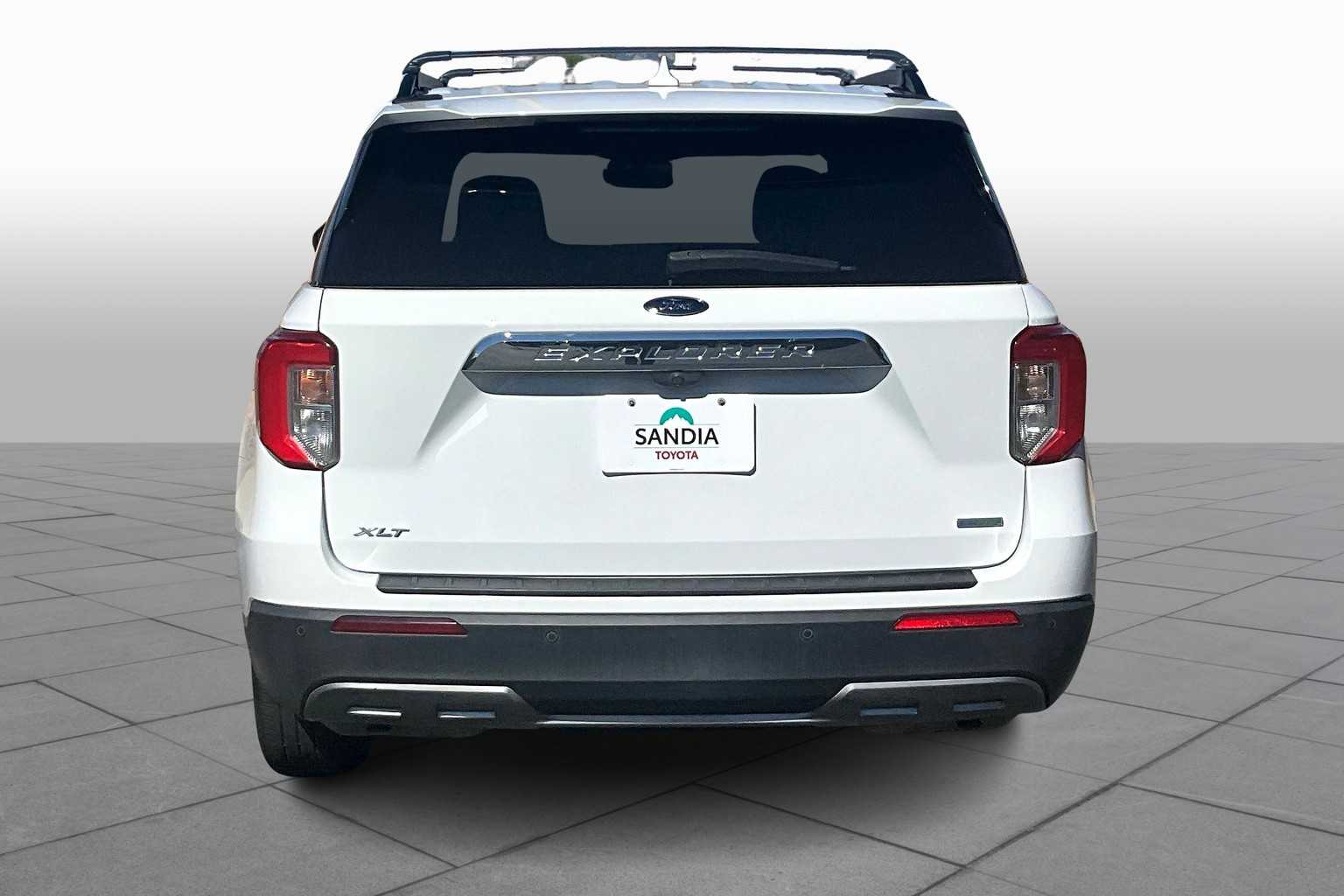 2020 Ford Explorer XLT photo 4