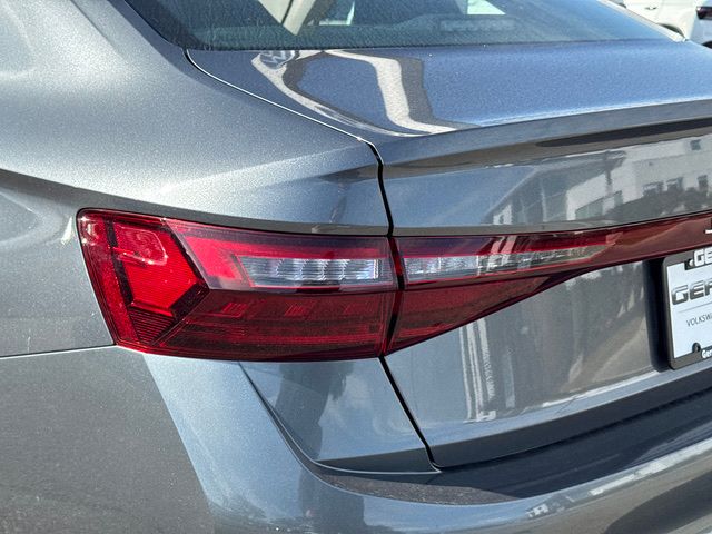 2025 Volkswagen Jetta 1.5T Sport photo 8