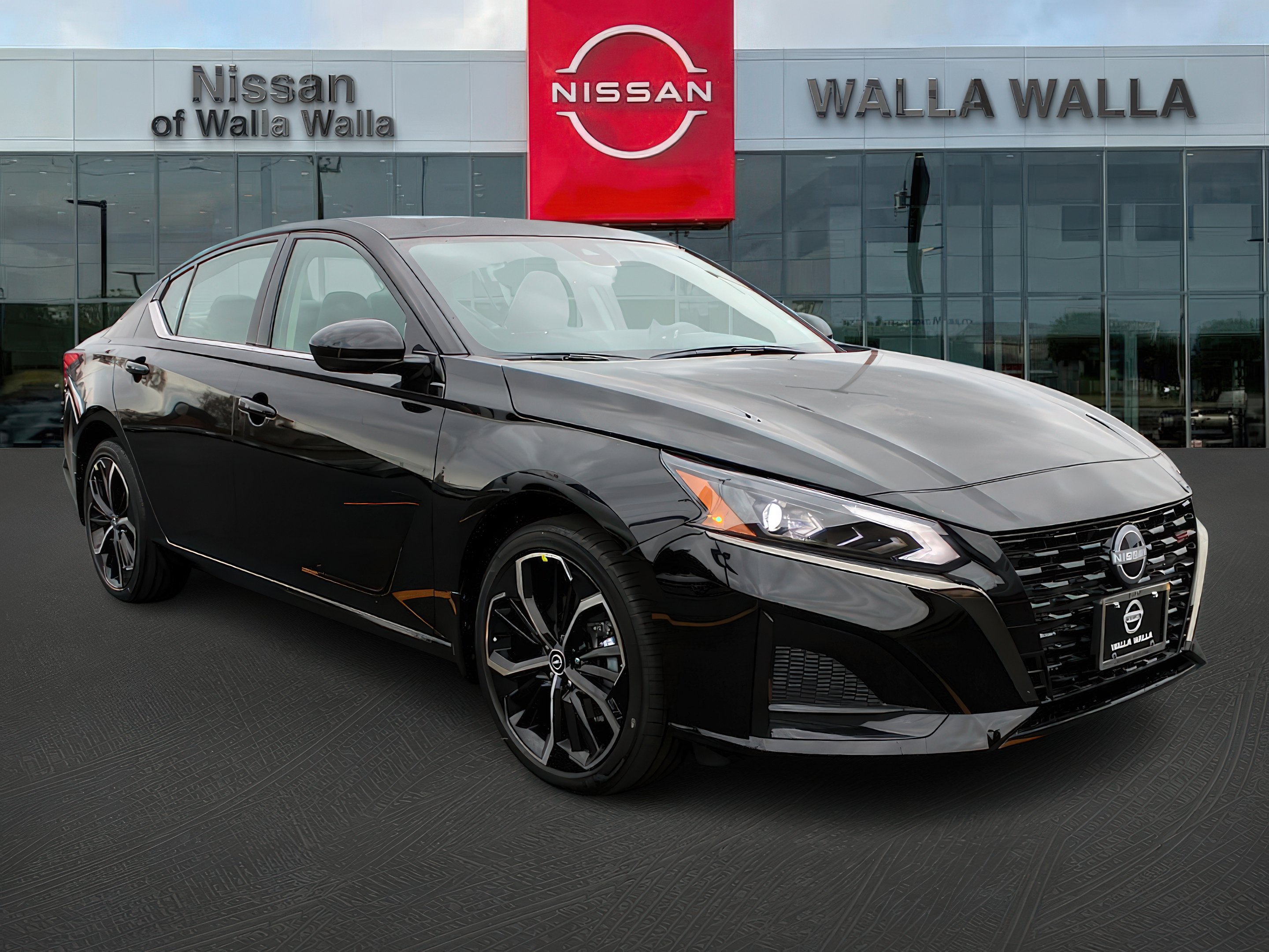 2025 Nissan Altima SR's photo