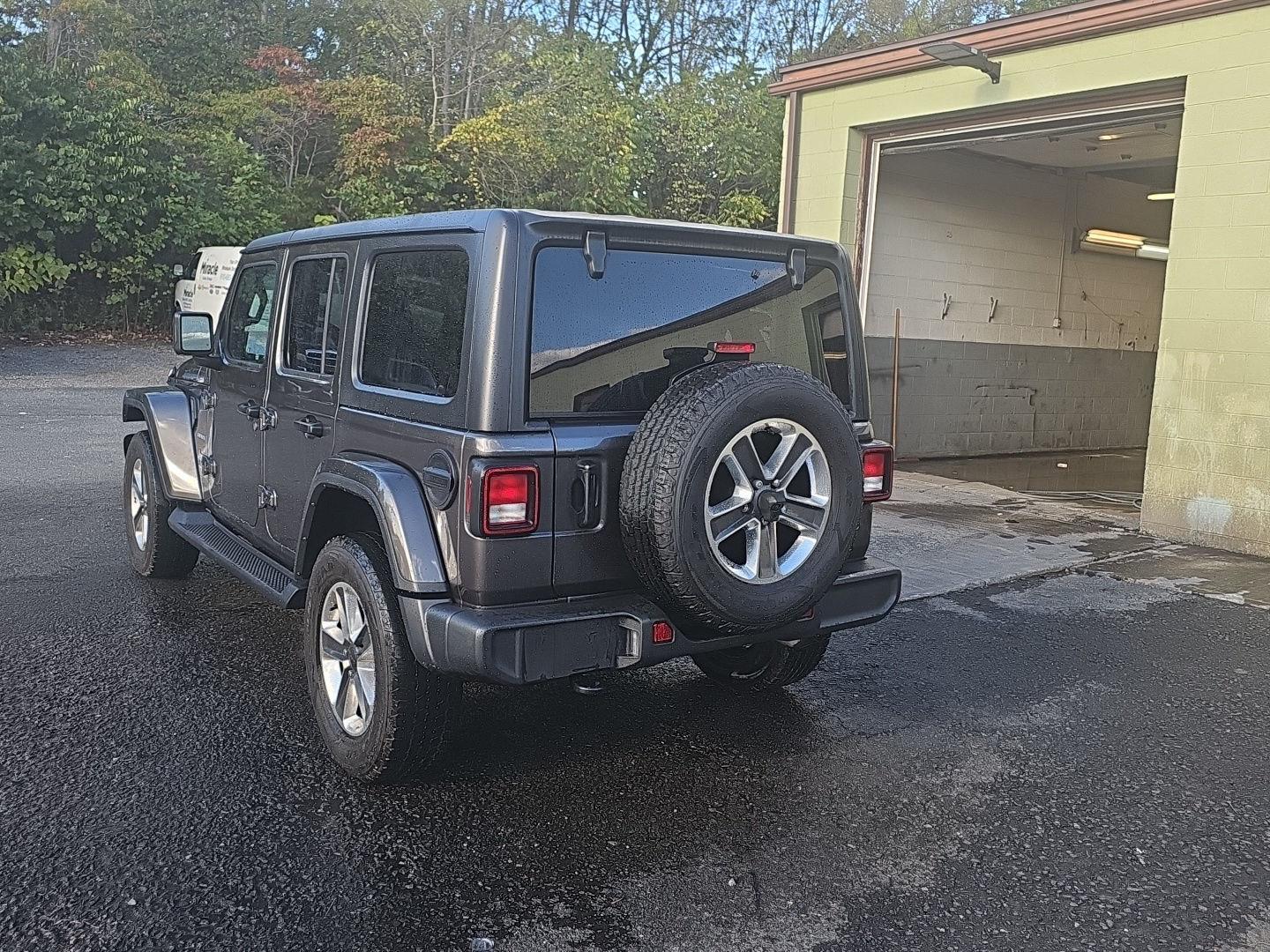 2021 Jeep Wrangler Unlimited Sahara photo 5