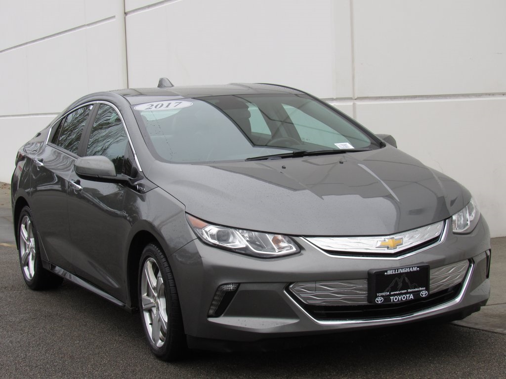 2017 Chevrolet Volt LT photo 2