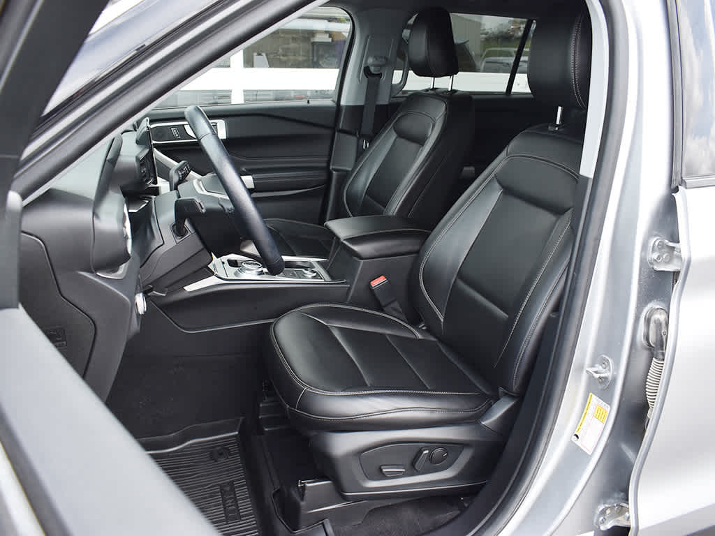 2022 Ford Explorer XLT photo 5