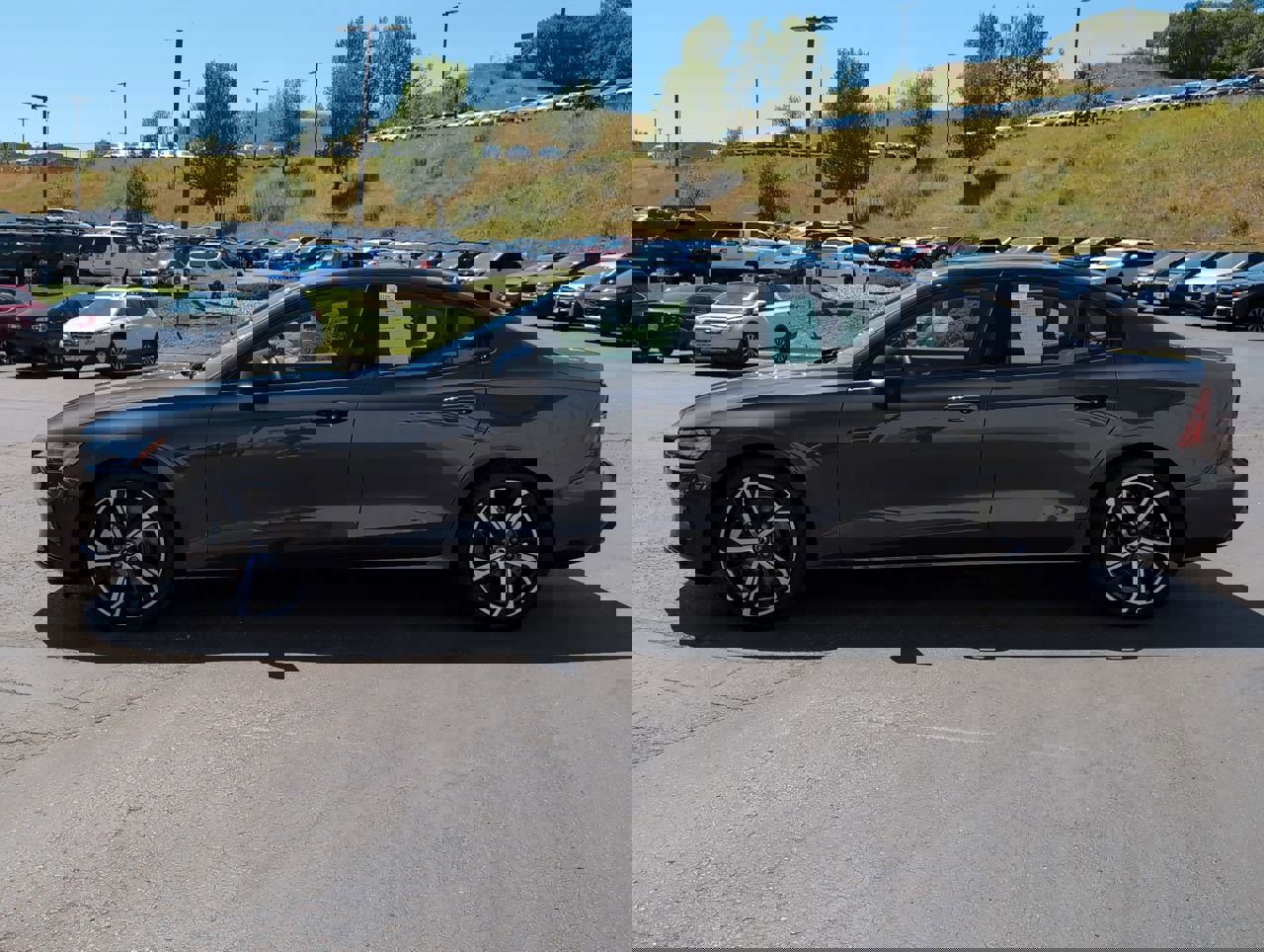 2025 Volvo S60 Core photo 4