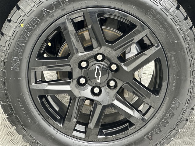 2024 Chevrolet Silverado 1500 LT Trail Boss photo 2