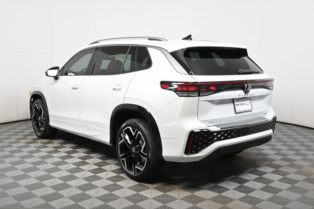 2025 Volkswagen Tiguan SEL R-Line Black photo 24