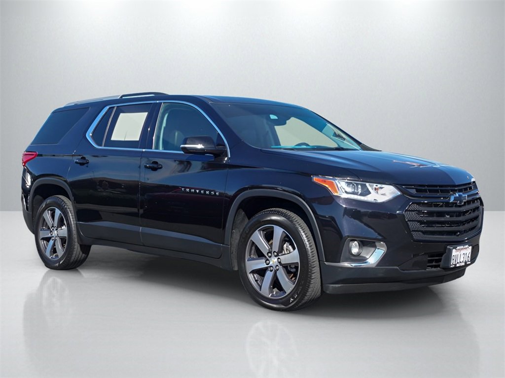 Used 2018 Chevrolet Traverse 3LT with VIN 1GNERHKW8JJ225023 for sale in Woodland, CA
