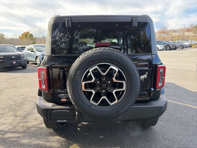 2025 Ford Bronco Outer Banks photo 4