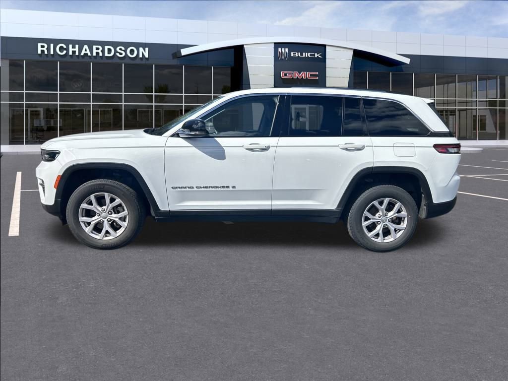 2022 Jeep Grand Cherokee Limited photo 2