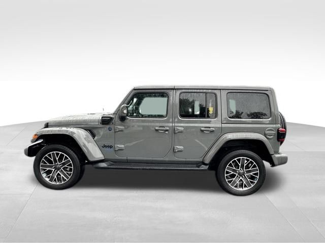 2022 Jeep Wrangler Unlimited Sahara High Altitude 4xe photo 3