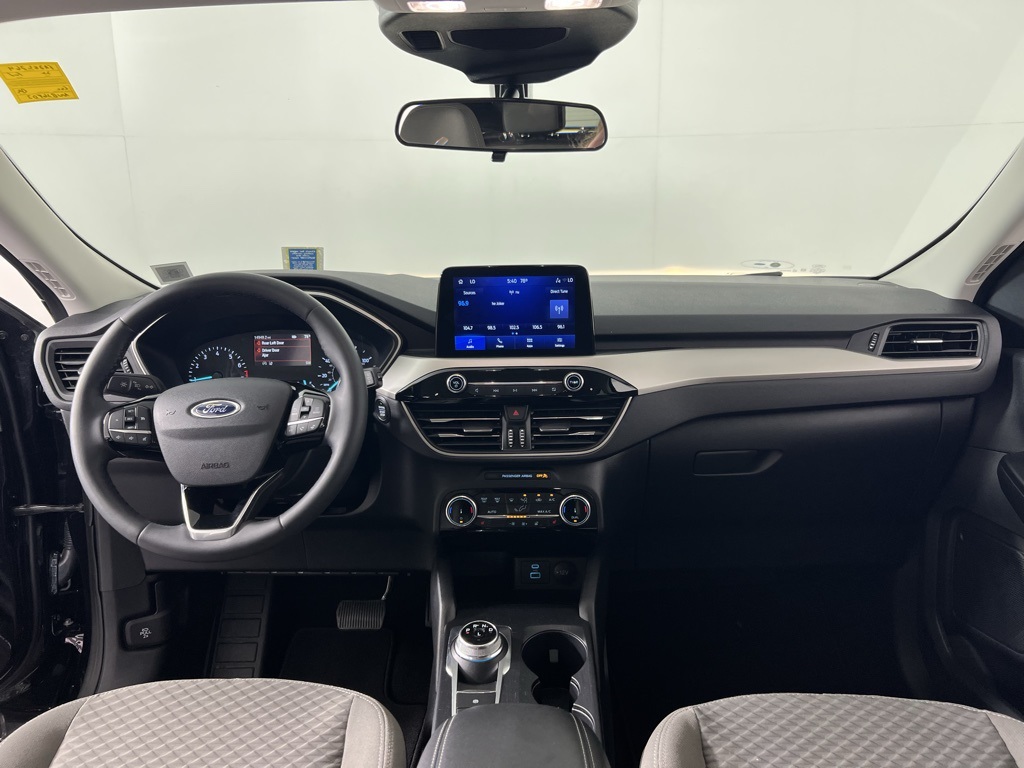 2022 Ford Escape SE photo 3
