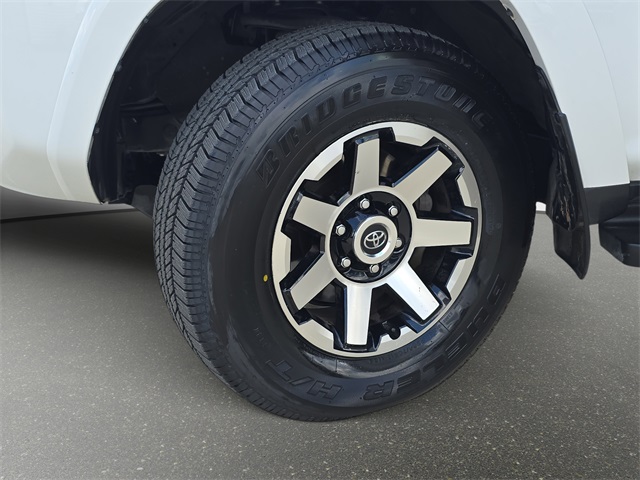 2024 Toyota 4Runner TRD Off-Road photo 30
