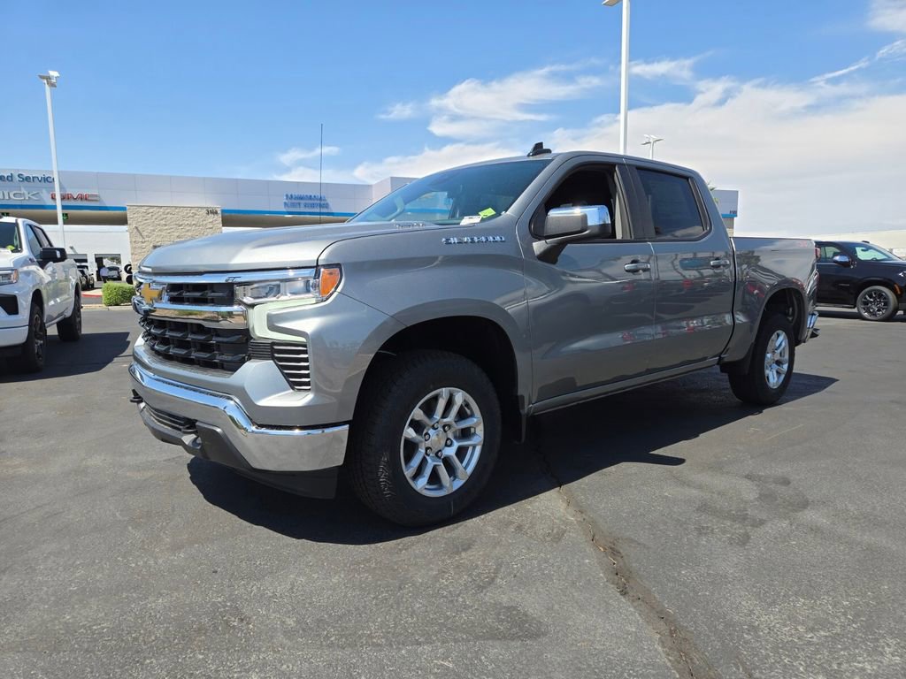 2025 Chevrolet Silverado 1500 LT photo 2