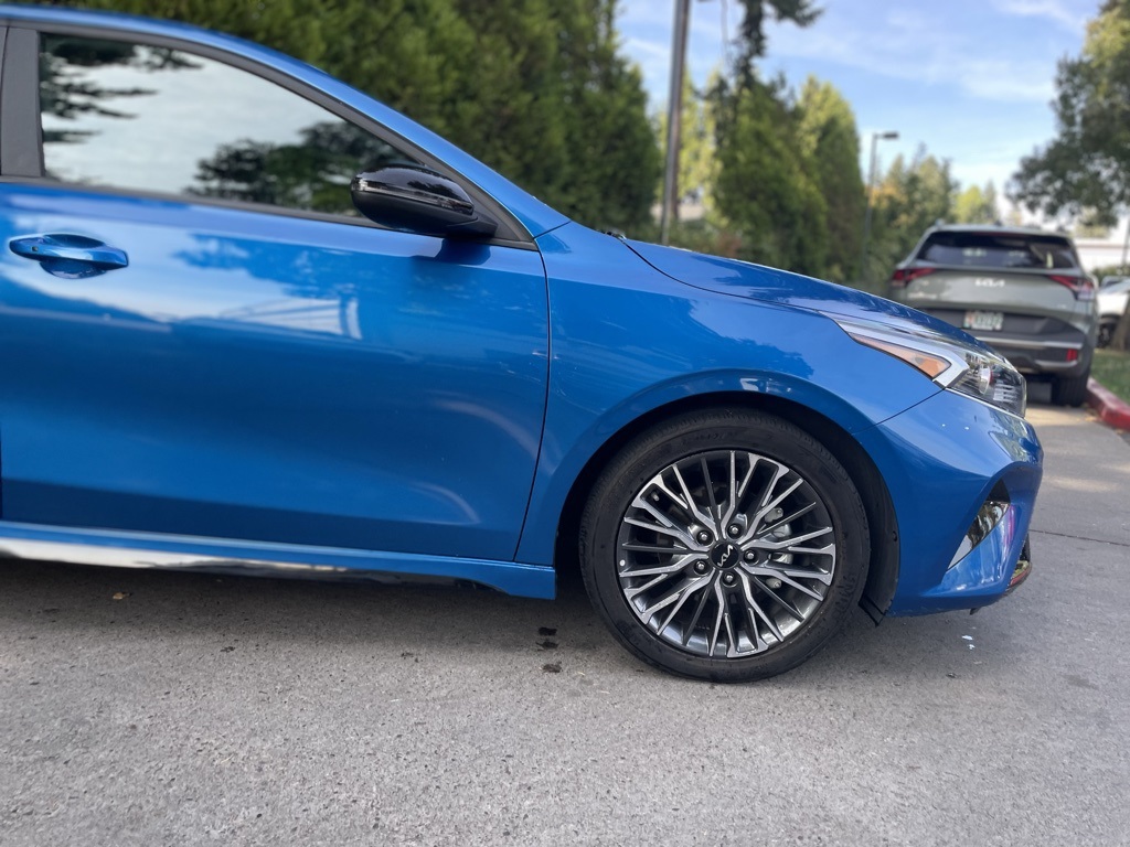 2022 Kia Forte GT-Line photo 2