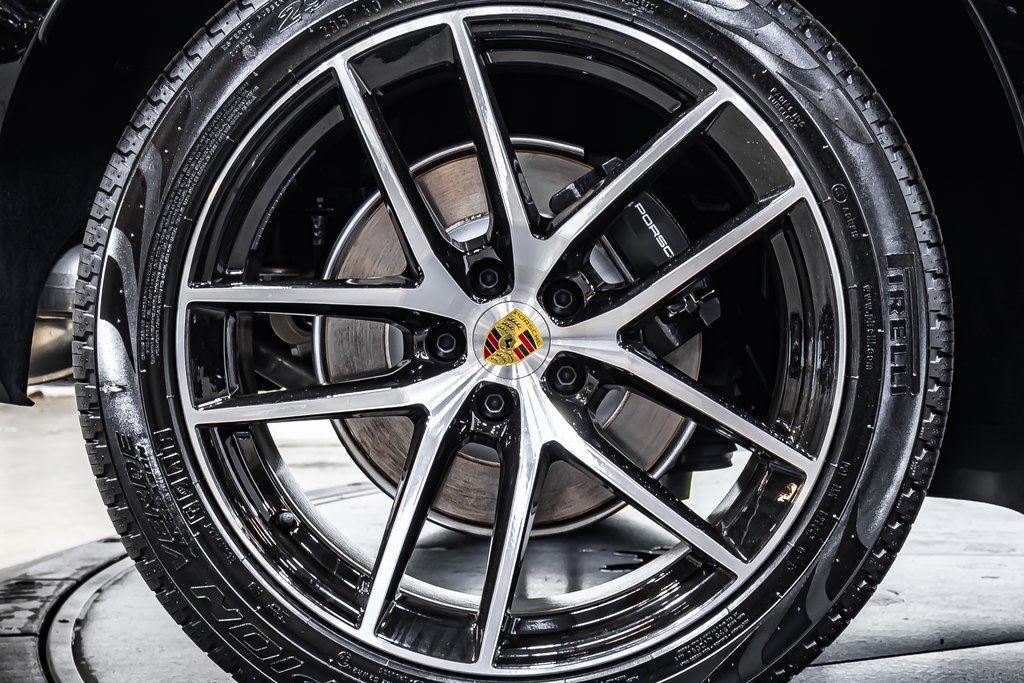 2025 Porsche Macan T photo 21