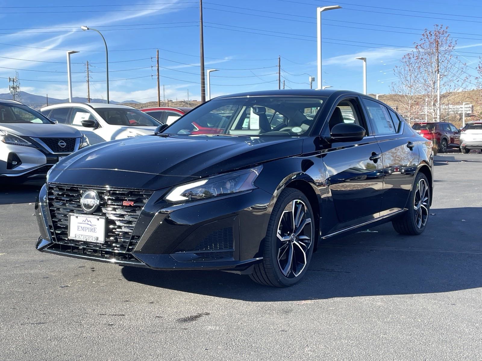 2025 Nissan Altima SR photo 4