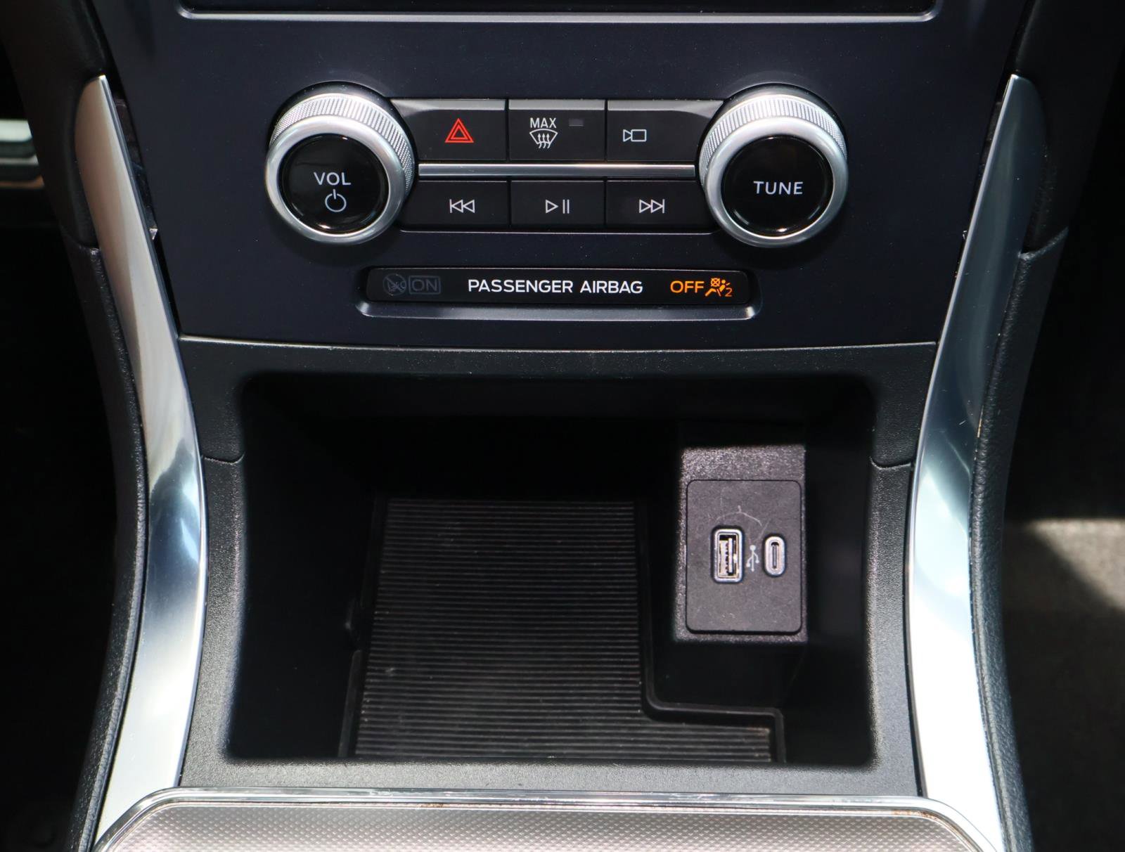 2022 Ford Edge ST photo 22