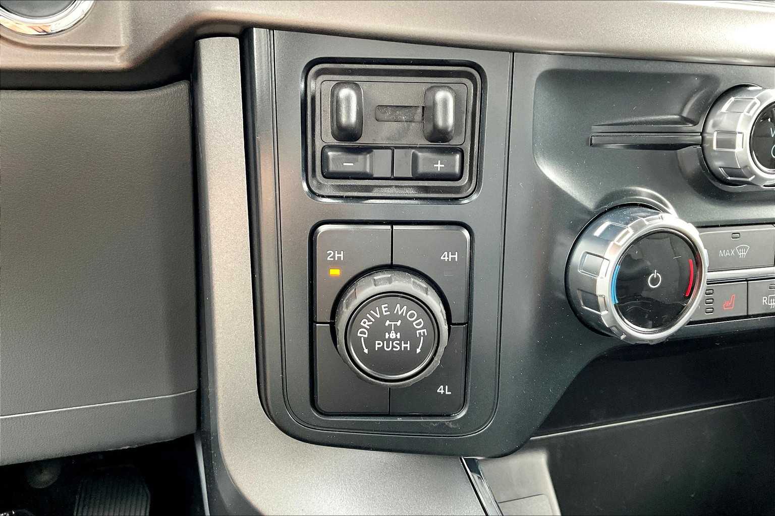 2025 Ford F-150 XLT photo 17