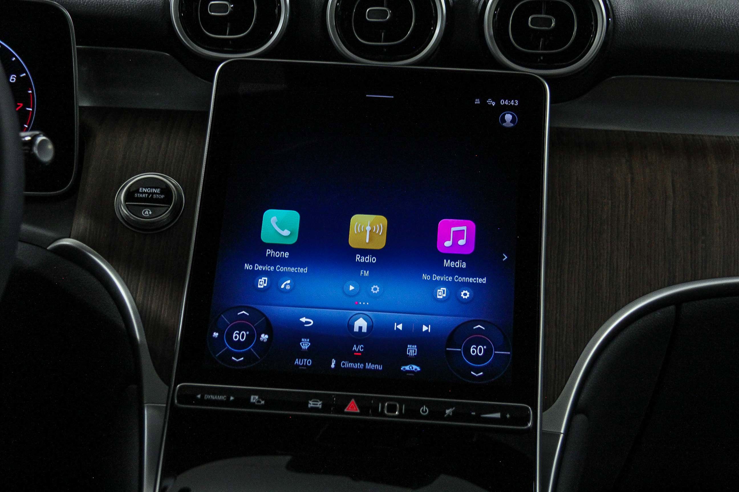 2025 Mercedes Benz GLC 300 photo 14