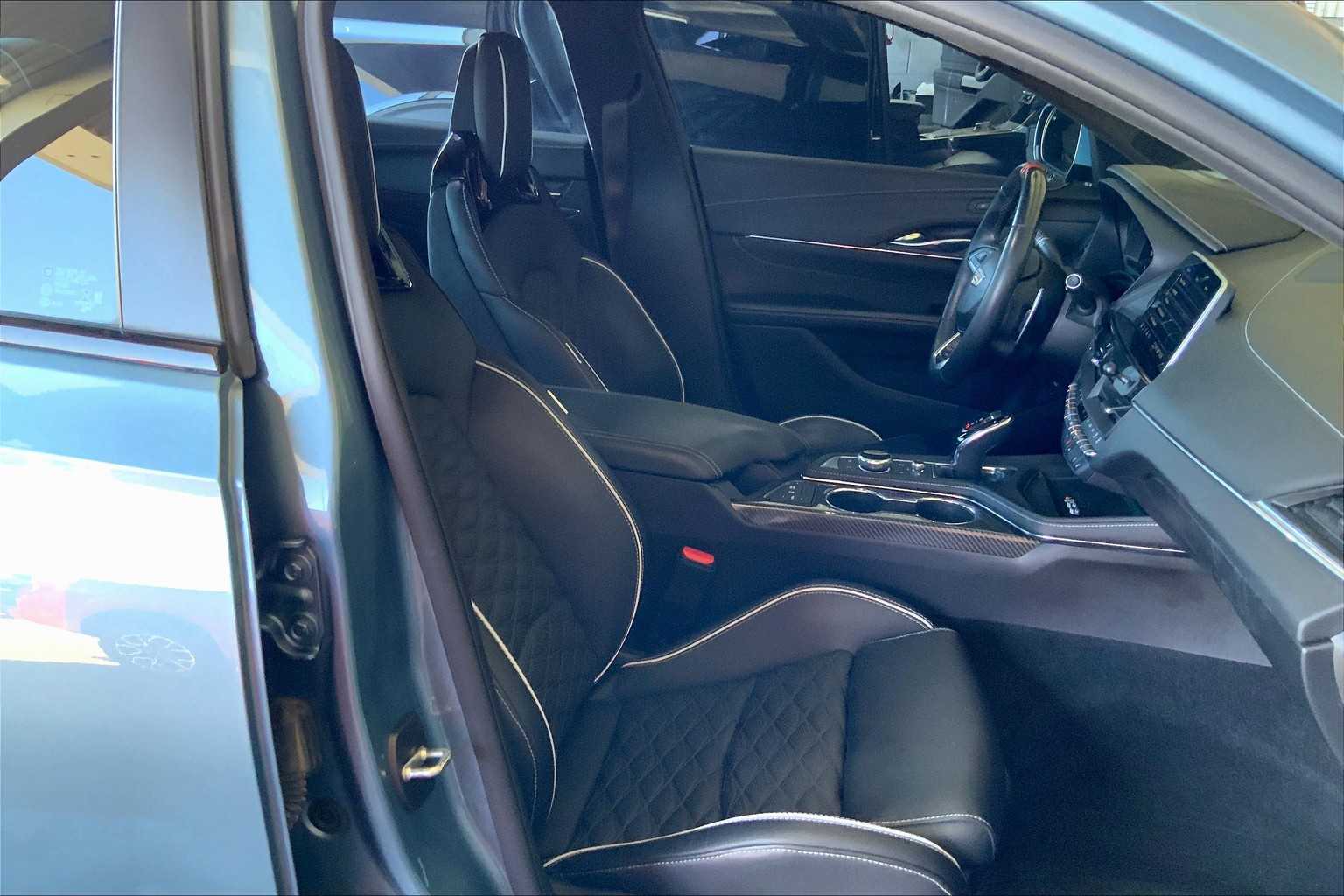 2023 Cadillac CT4 photo 8