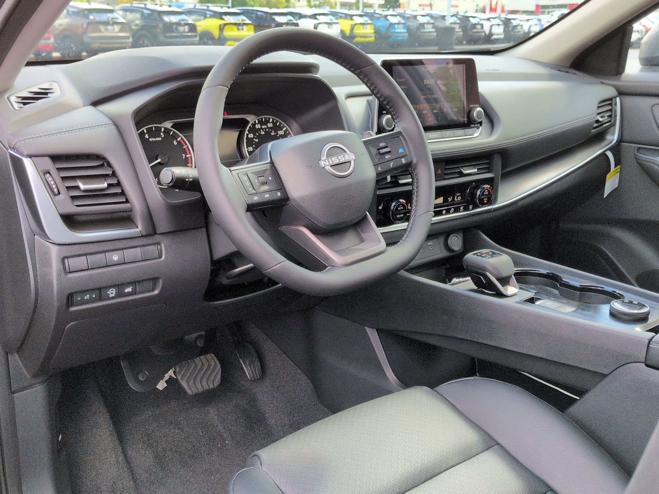 2026 Nissan Rogue SV photo 4