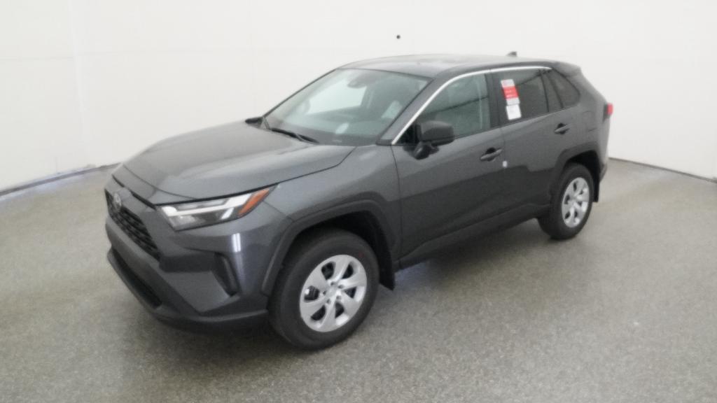 2025 Toyota RAV4 LE's photo