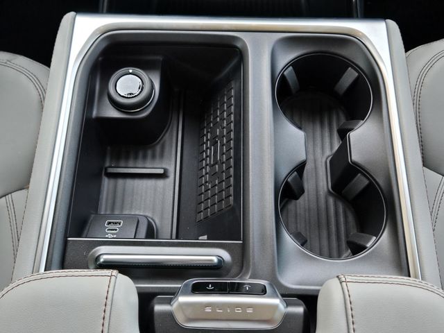 2025 Ford Expedition photo 14
