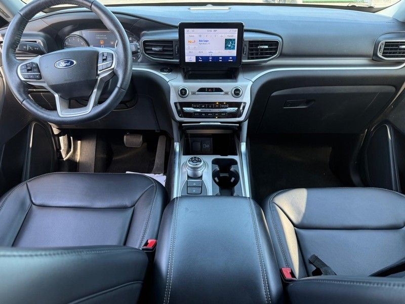 2022 Ford Explorer XLT photo 13