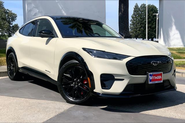 2025 Ford Mustang Mach-E Premium photo 2