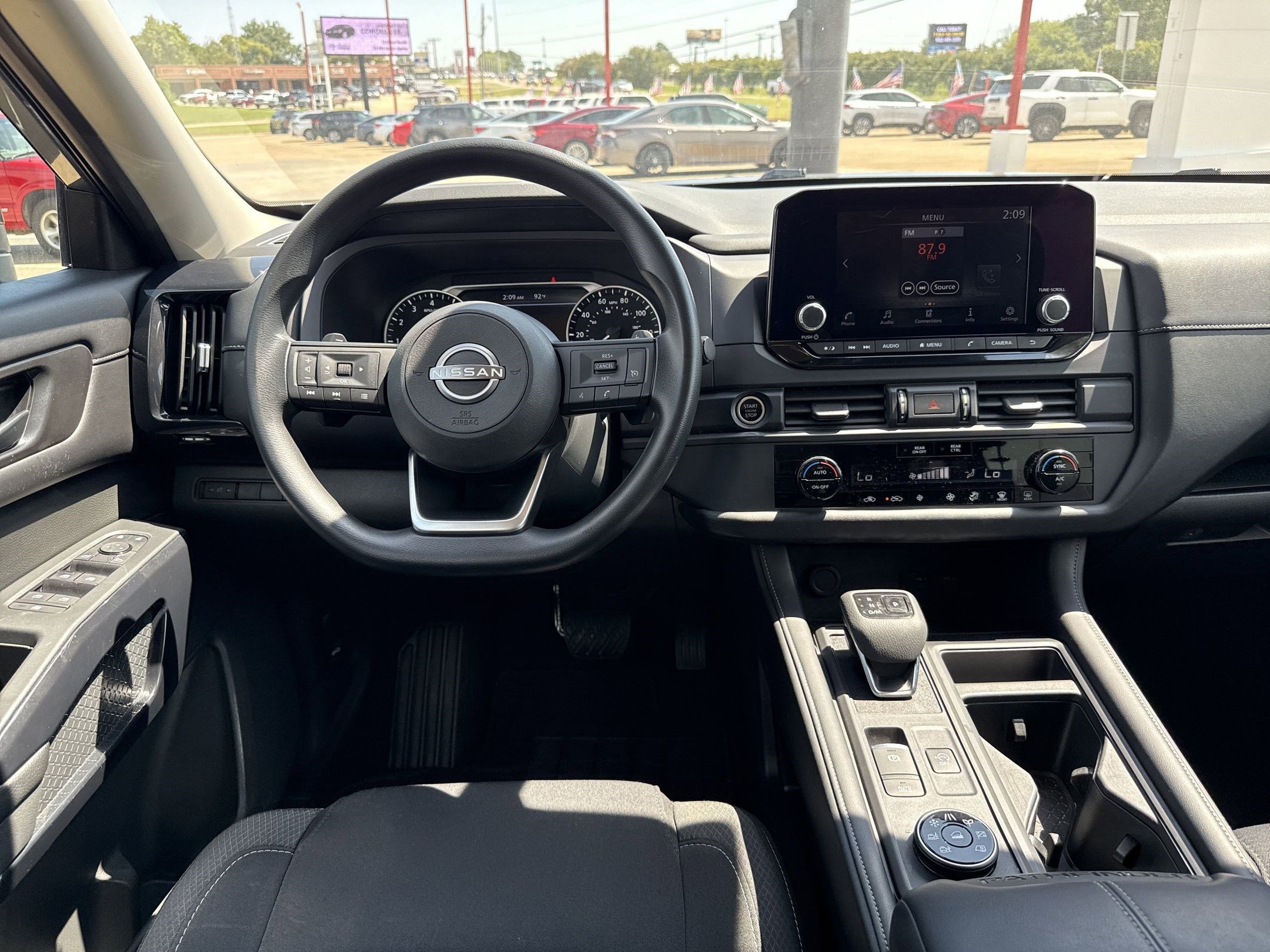 2023 Nissan Pathfinder S photo 4