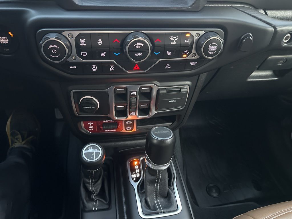 2020 Jeep Gladiator Rubicon photo 16