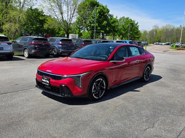 2025 Kia K4 GT-Line photo 3