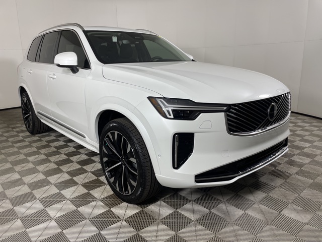 2025 Volvo XC90 AWD Plus photo 2