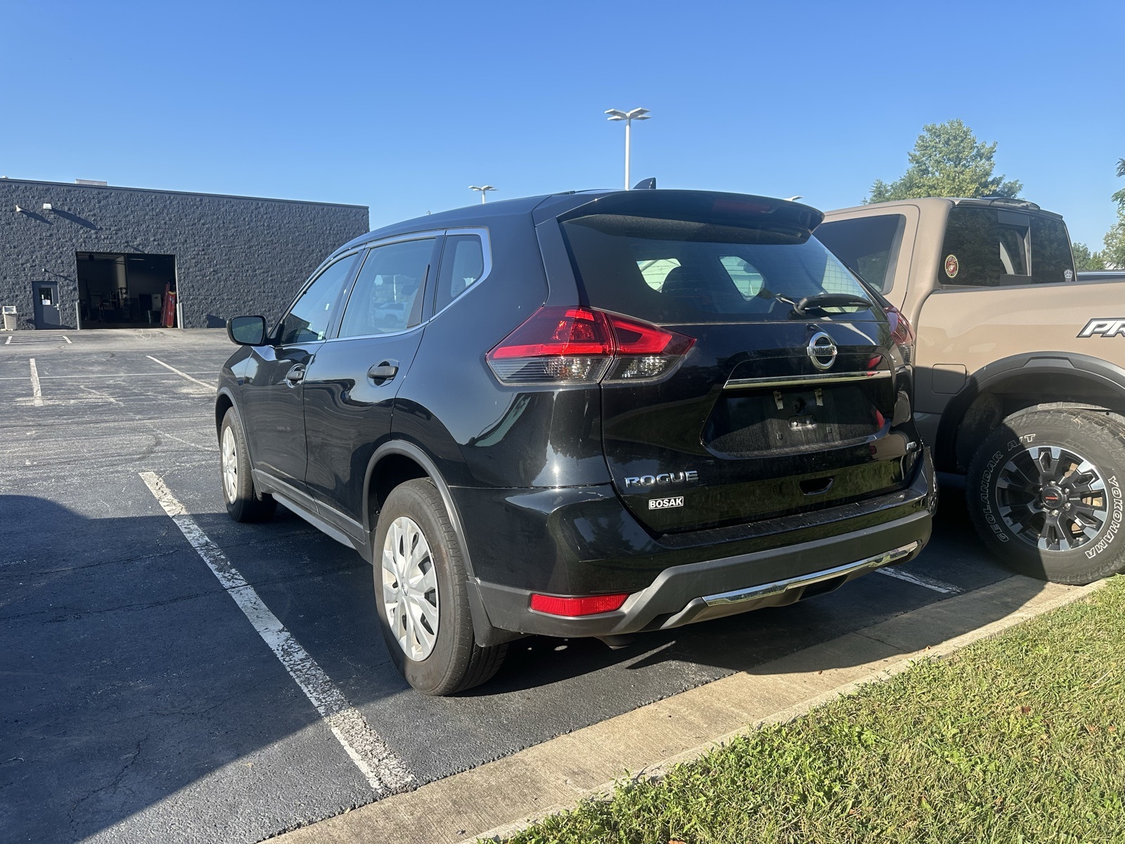 2020 Nissan Rogue S photo 3