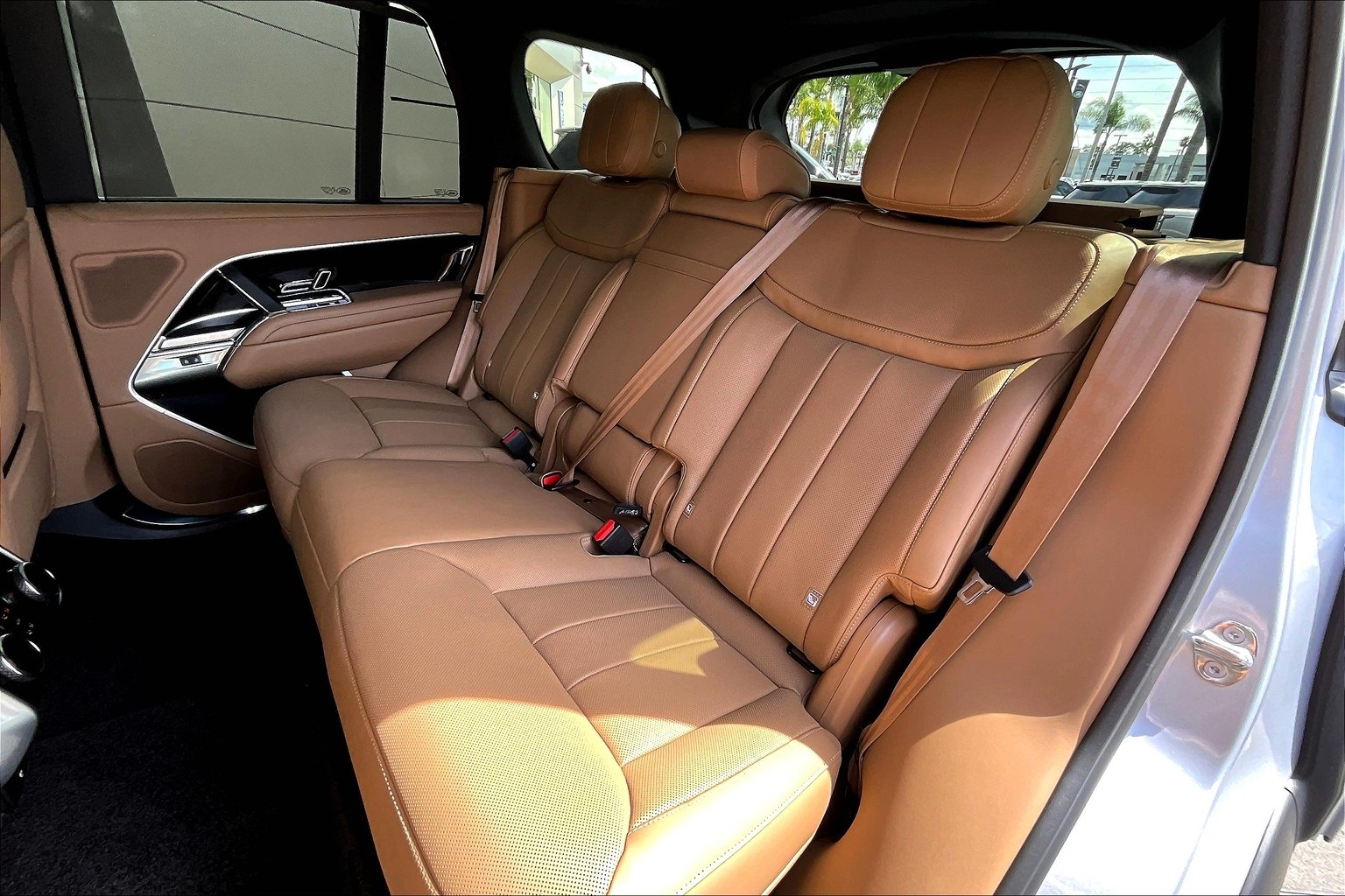 2025 Land Rover Range Rover SE photo 10
