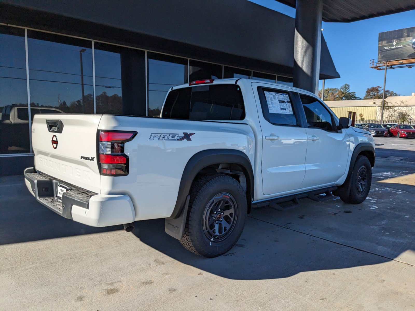 2025 Nissan Frontier Crew Cab PRO-X photo 3